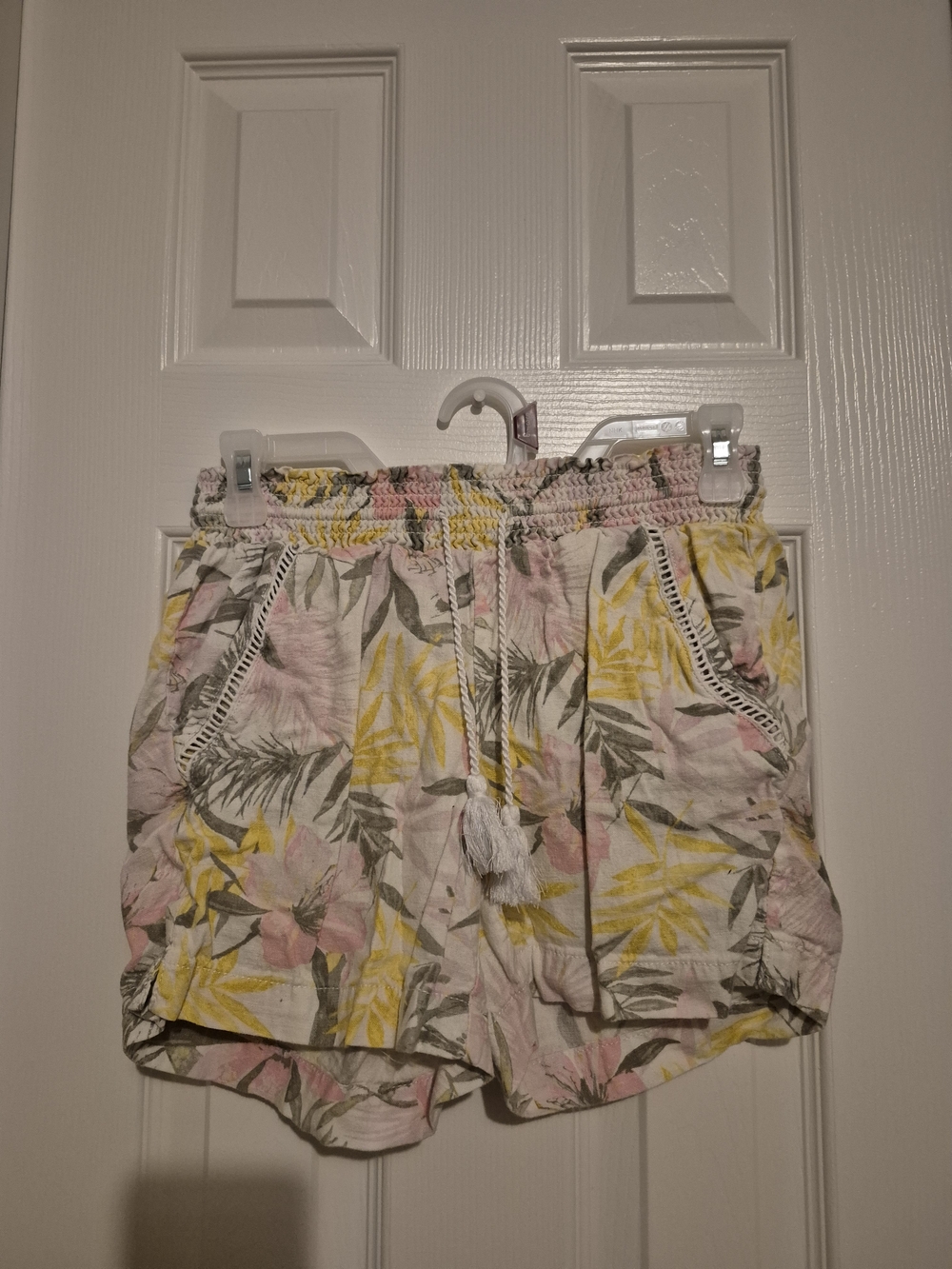 Women's Pink & Yellow Tropical Print Elastic Waist Shorts